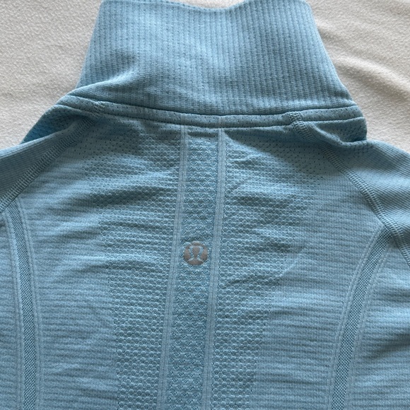 lululemon Light Blue Women's Top - Picture 9 of 9